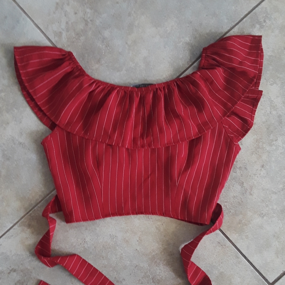 Red Ruffled Crop Top - Picture 2 of 6